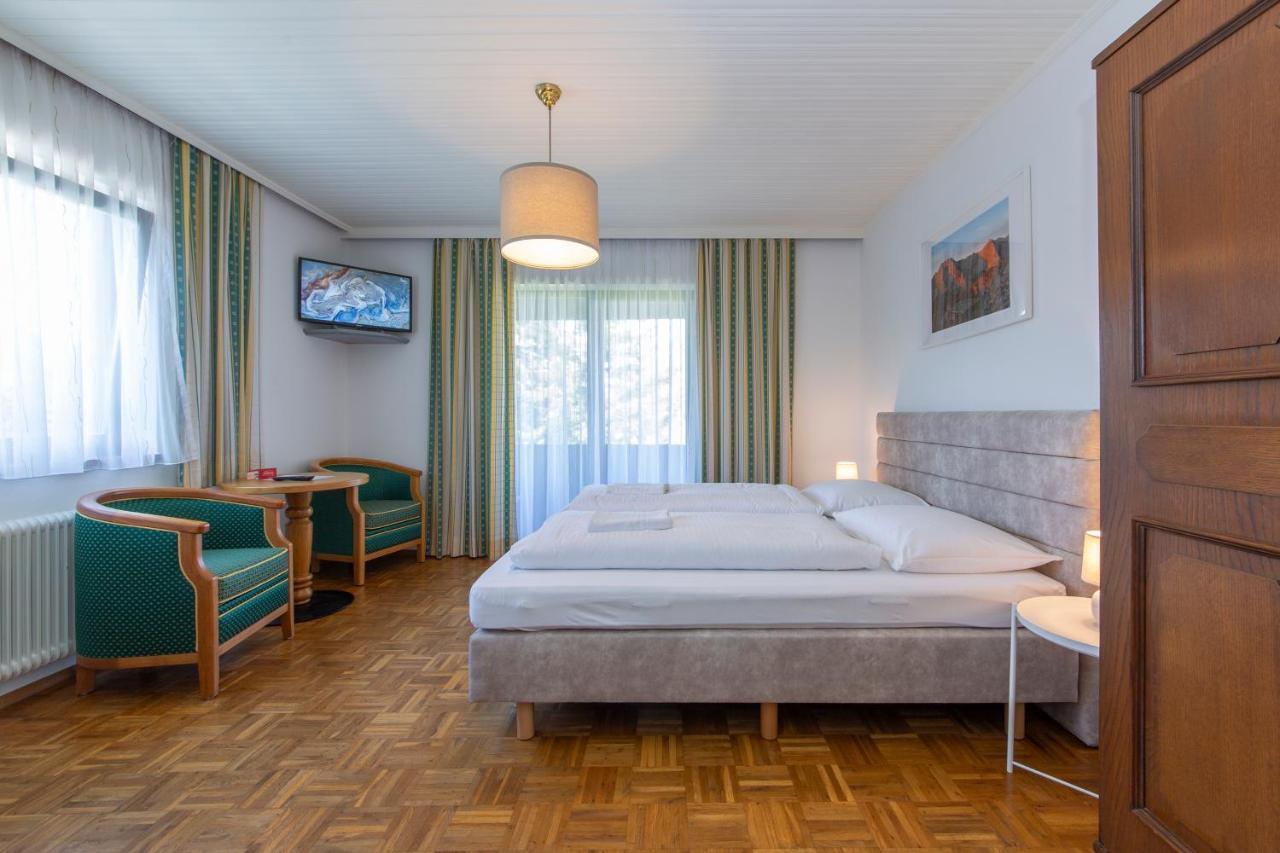 Tirolerhof Sankt Georgen im Attergau Exterior foto